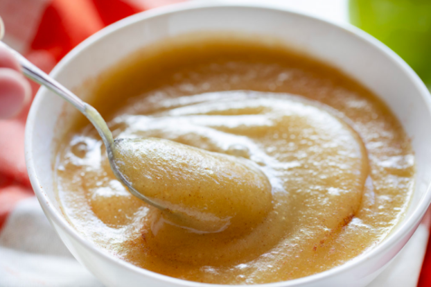 homemade applesauce with sugar and cinnamon